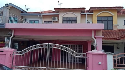 Sekinchan No 4 Landed House 15pax Apartment in Selangor, Malaysia