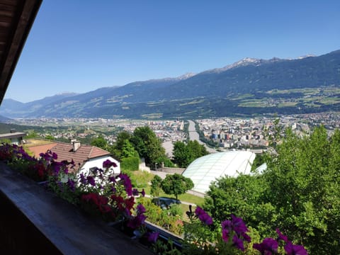 Balcony/Terrace, Mountain view