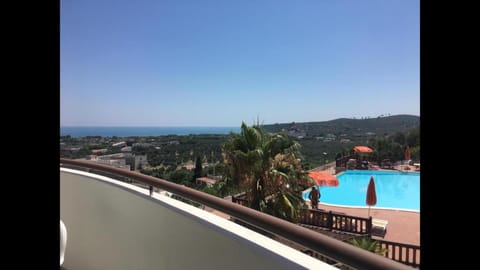 Balcony/Terrace, Pool view, Sea view