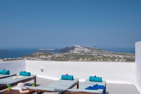 Santorini 180 Degrees Villa in Pyrgos Kallistis
