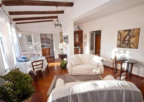 Attico in centro con vista della torre - Cozy penthouse facing to the tower Apartment in Oristano