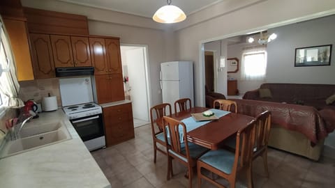 Dining area, kitchen