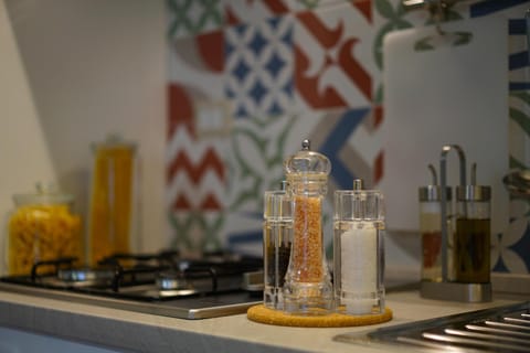 Kitchen or kitchenette, Food and drinks, stove