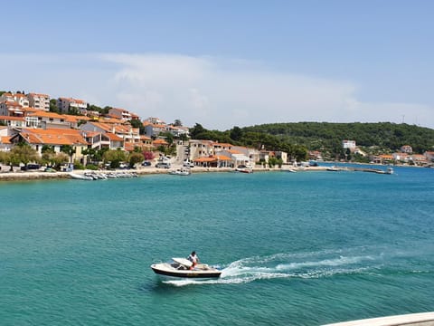 Neighbourhood, Sea view