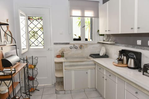 Coffee/tea facilities, Kitchen or kitchenette