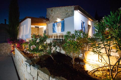 Cecilias Courtyard Country House in Limassol District