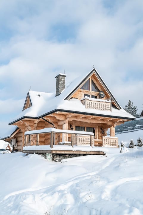 Property building, Natural landscape, Winter