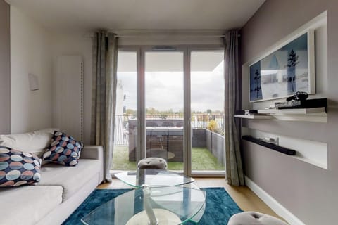 Communal lounge/ TV room, Living room, Seating area