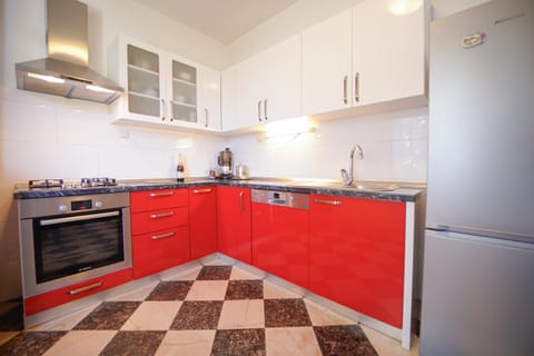 Kitchen or kitchenette, Breakfast