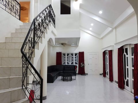OMG Guesthouse Apartment for 6 Condominio in Island Garden City of Samal