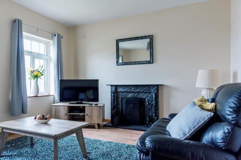 Communal lounge/ TV room, Living room