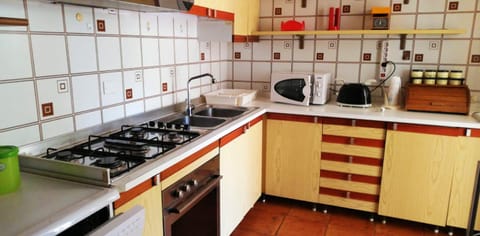 2 bedrooms apartement at Diamante 50 m away from the beach with furnished terrace and wifi Eigentumswohnung in Diamante