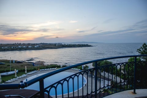 Balcony/Terrace, Pool view, Sea view