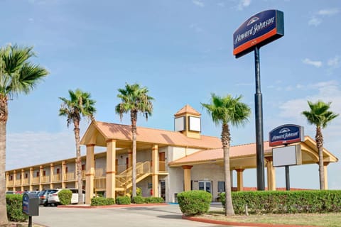 Howard Johnson by Wyndham Galveston Motel in Galveston Island