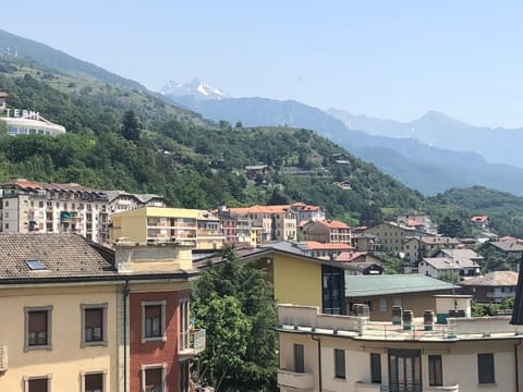 Neighbourhood, City view, Mountain view