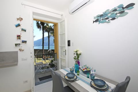 Dining area, Garden view, Lake view