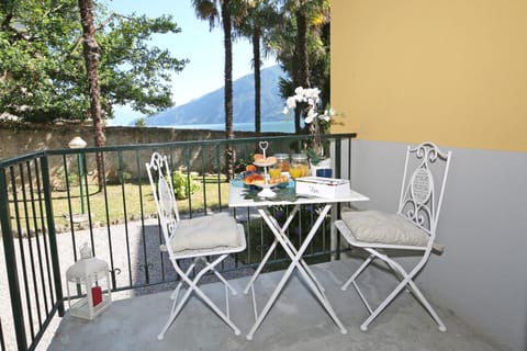 Balcony/Terrace, Garden view, Lake view