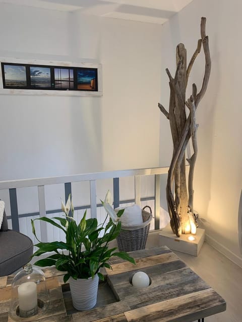 Communal lounge/ TV room, Living room, Decorative detail, Seating area