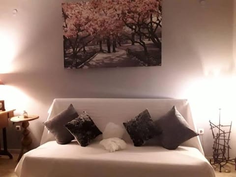Bed, Living room, Seating area