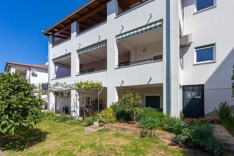 Apartments Perka near beach Bed and Breakfast in Pula