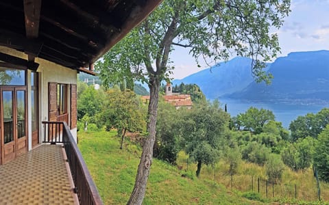 Balcony/Terrace, Garden view, Lake view