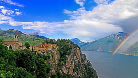 Natural landscape, View (from property/room), City view, Lake view, Mountain view