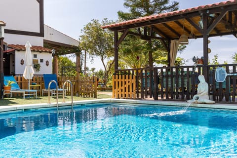 Pool view, Swimming pool, sunbed