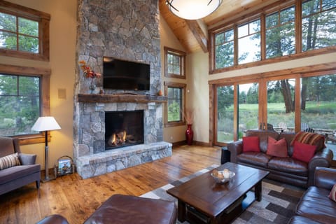 Luxury 4BD Residence on Old Greenwood Golf Course. Free Grocery Delivery! Haus in Truckee