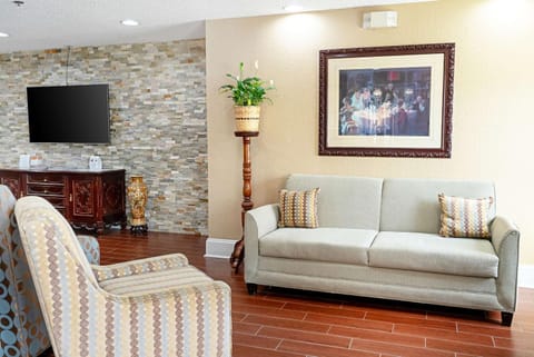 Quality Inn & Suites Hotel in Robbinsville
