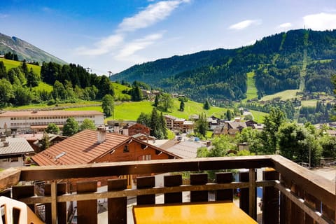 Studio Panorama - Vue montagne et village, Centre la Clusaz - AravisTour Appartement in La Clusaz