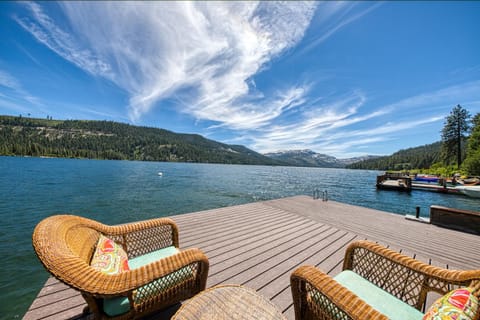 Lake Front Family Home at Donner House in Truckee