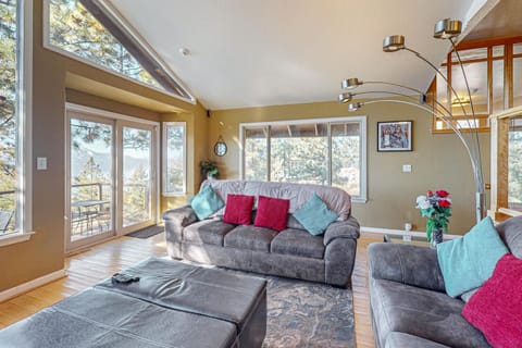 The Lake Labyrinth House in Marla Bay