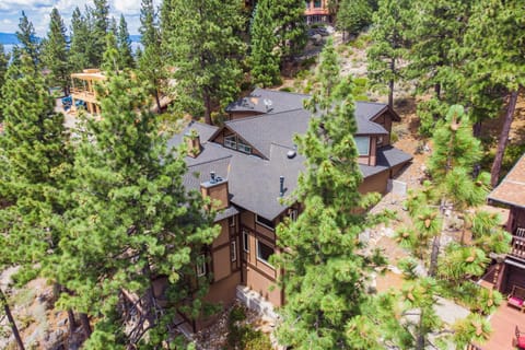 The Lake Labyrinth House in Marla Bay
