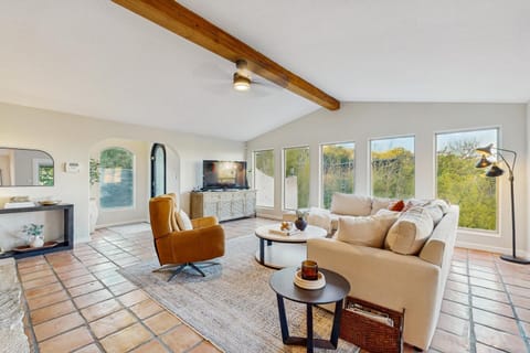 Peaceful Retreat on Quiet Cove on Lake Travis House in Lakeway