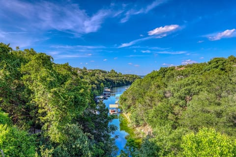 Peaceful Retreat on Quiet Cove on Lake Travis House in Lakeway