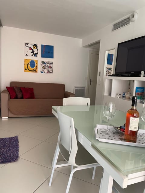 West bay Apartment in Menton