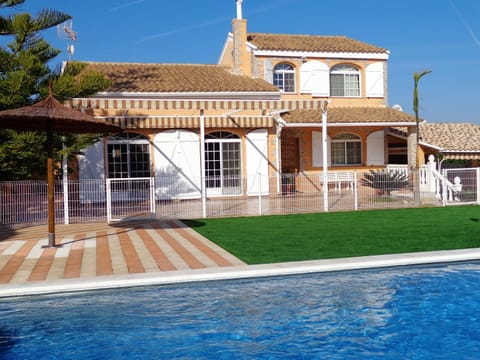 Family Villa in Benifayo with Year Round Private Pool Villa in Valencian Community