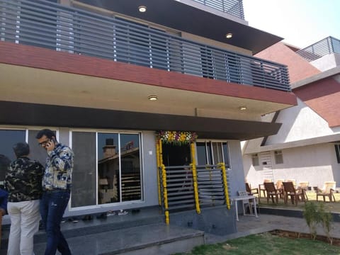 3BHK LUXURY VILLA NEAR DELLA ADVENTURE LONAVALA Villa in Lonavla