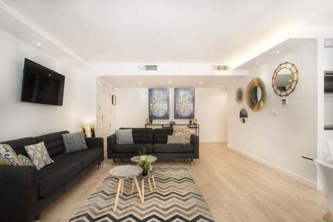 Stylish *NEW* Apartment in Alicante w/ 4 bedrooms Condo in Alicante