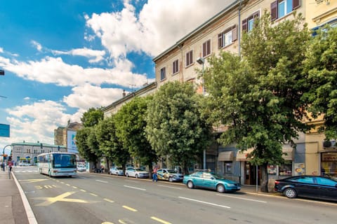 Property building, Neighbourhood, City view, Street view