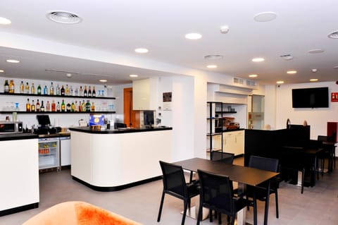 6 Bis HOTEL Hotel in Castelldefels