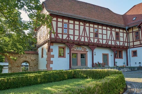 Facade/entrance, Garden