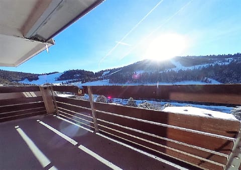 Balcony/Terrace, Mountain view