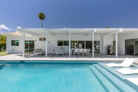 Alexander on Bedford House in Palm Springs