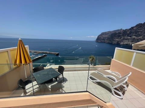 Magnificent Apt. with Sea View, Cliff & Marina Apartment in Acantilados de Los Gigantes