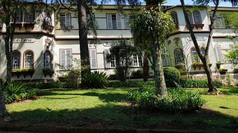 Apartamento em Petrópolis, Edifício Majestoso Cremerie Appartamento in Duque de Caxias