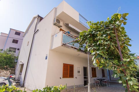 Apartments with a parking space Trogir - 17609 Apartment in Okrug Gornji