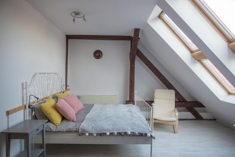 Photo of the whole room, Seating area, Bedroom