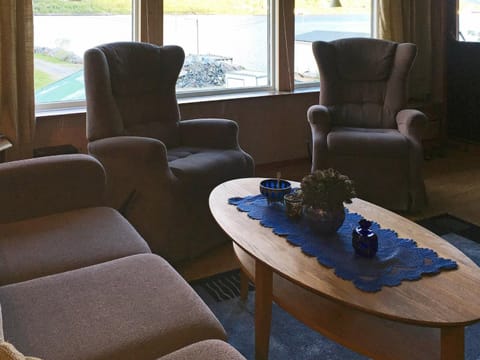 8 person holiday home in Kaldfarnes House in Troms Og Finnmark