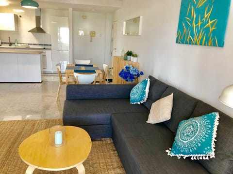 Bright apartment 300m from the beach Condominio in Sitio de Calahonda